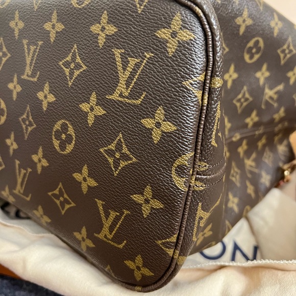 Louis Vuitton Neverfull mm - Picture 5 of 11